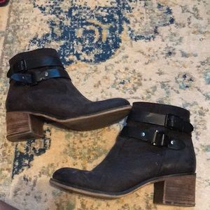 Black leather booties Franco Sarto